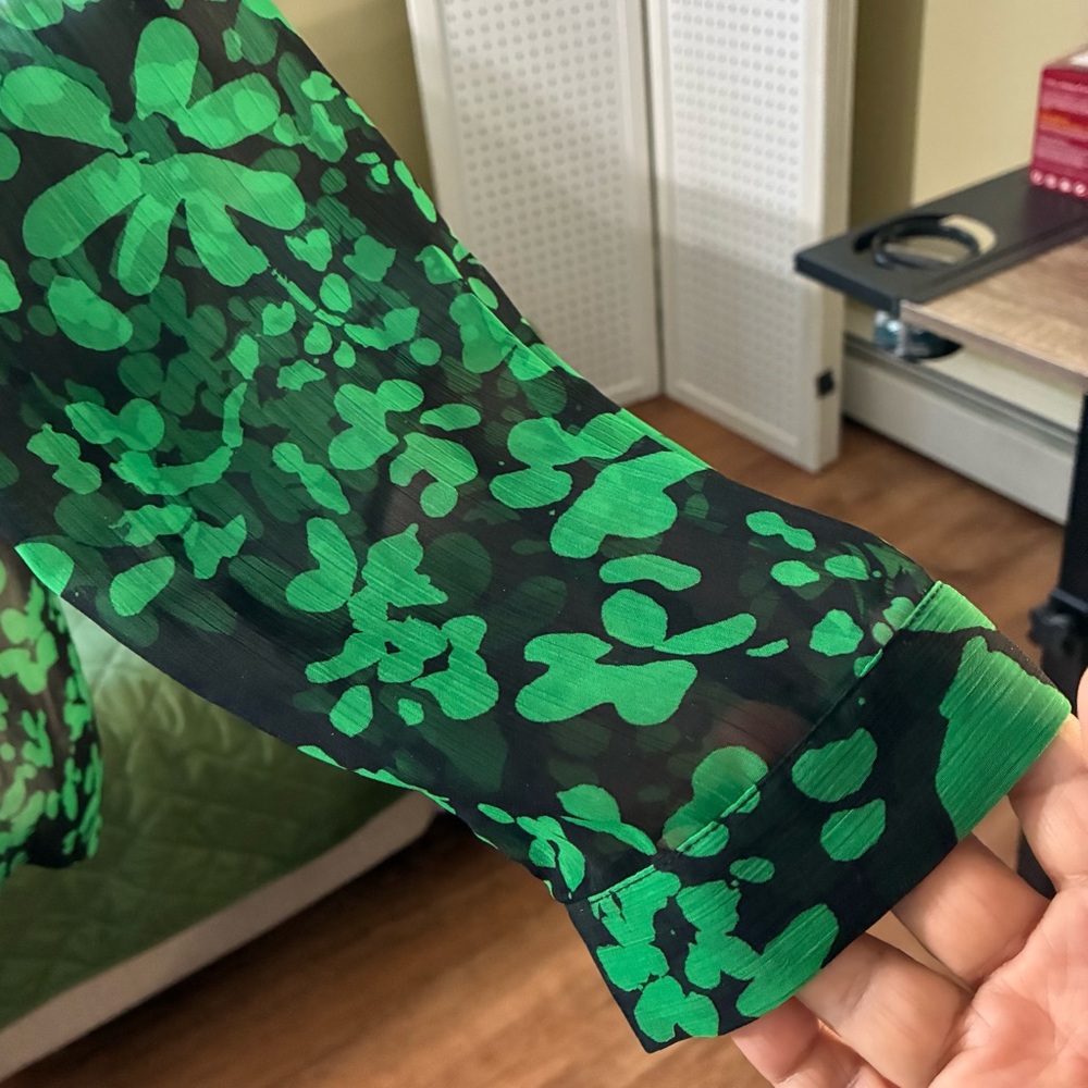 French Connection Black and Green Floral Blouse - Picture 4 of 5